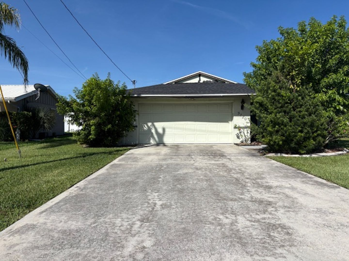 Charming 2-Bedroom Home in Prime Cape Coral Location