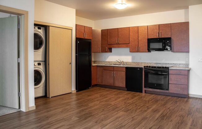 2 beds, 1 bath, 854 sqft, $1,365, Unit 106