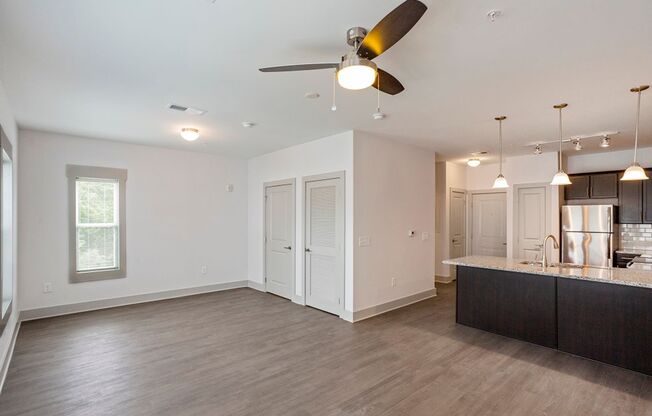 Studio, 1 bath, 560 sqft, $1,600, Unit Heritage East- Unit 110