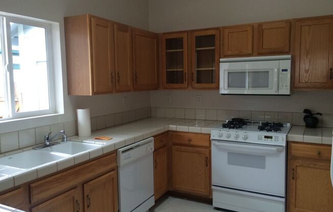 2 beds, 2 baths, $2,200