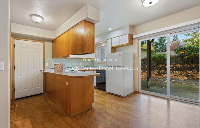 1 bed, 1.5 baths, $1,599, Unit 18757 SE Division Street