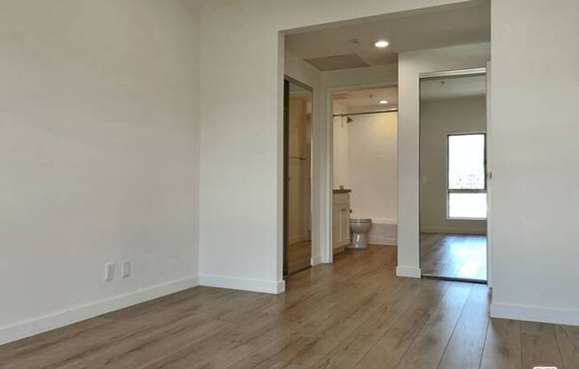 301 S Swall Dr Apt 303
