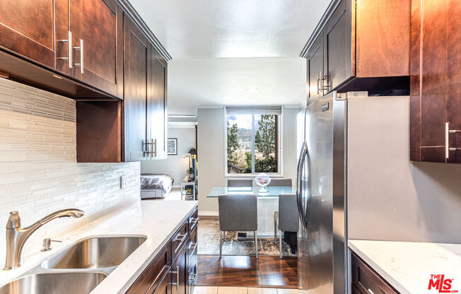 2 beds, 2 baths, 844 sqft, $4,200, Unit 516