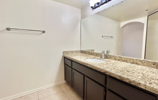 2 beds, 2 baths, $2,095, Unit Unit 421