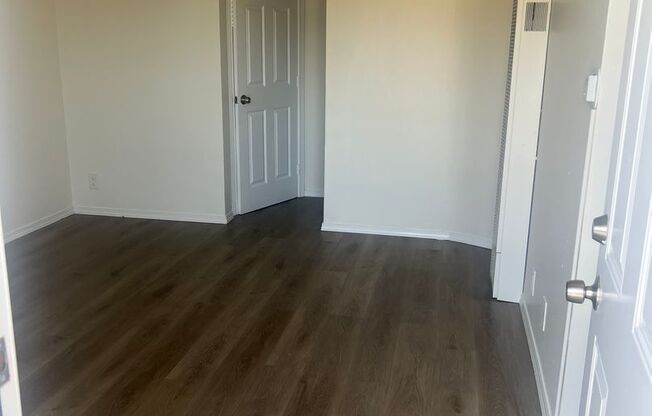 11226 S. Figueroa St.