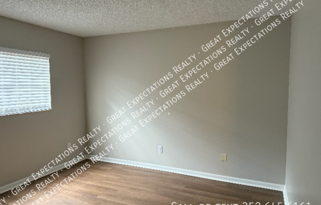 137 SE 13 AVE