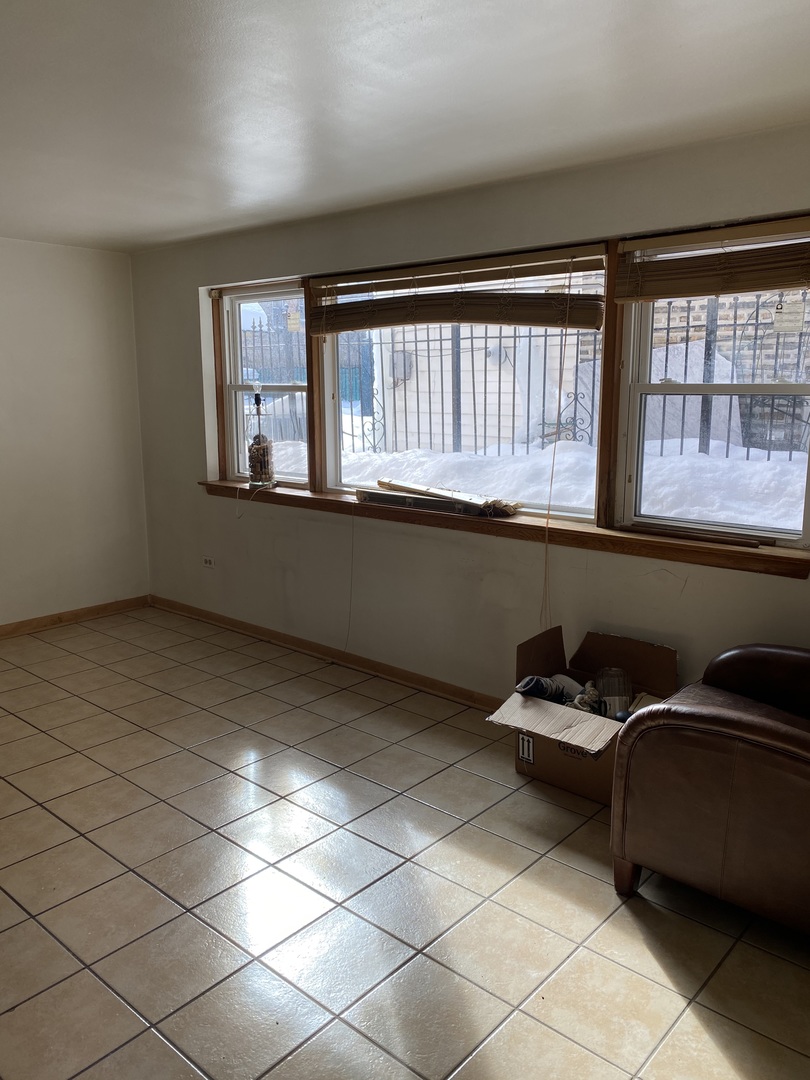 2611 W LOGAN BLVD