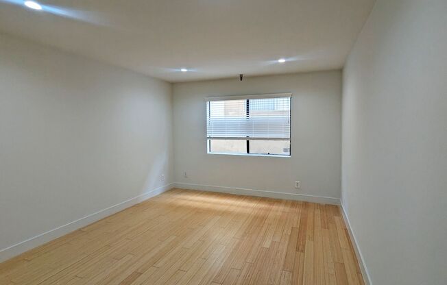 1 bed, 1 bath, $1,900, Unit Unit 106