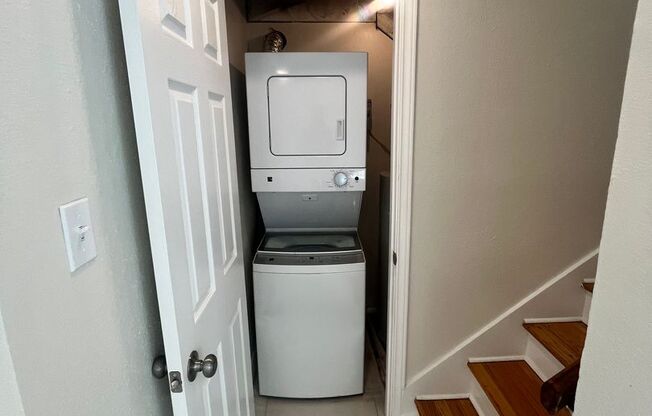 1 bed, 1 bath, 900 sqft, $1,699, Unit 1515-19