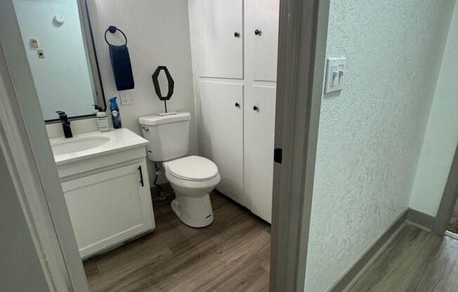 2 beds, 1 bath, 950 sqft, $1,295, Unit B5