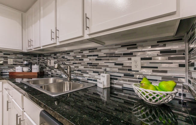 2 beds, 2 baths, 1,100 sqft, $3,285