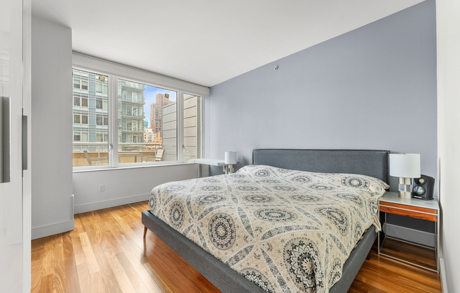 1 bed, 2 baths, 940 sqft, $7,200, Unit 903
