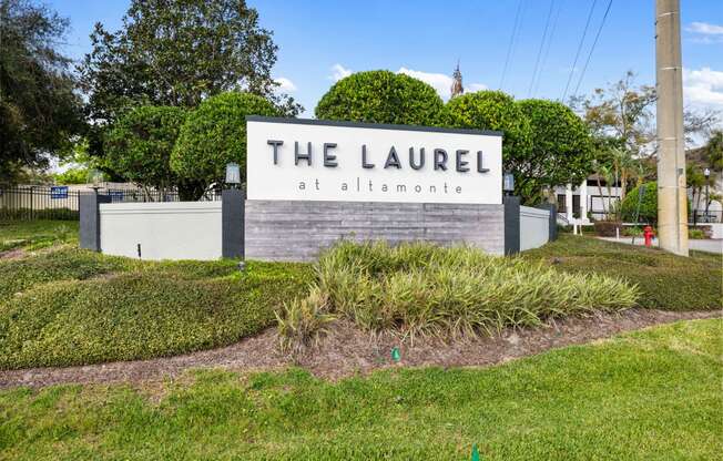 the laurel at alamo park entrance sign