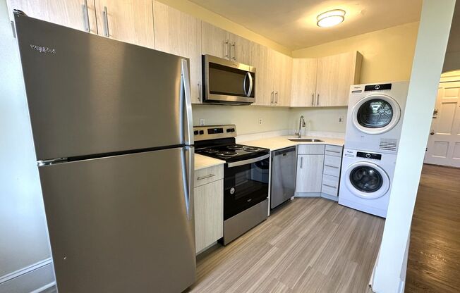 Studio, 1 bath, 450 sqft, $1,045, Unit Apt 407