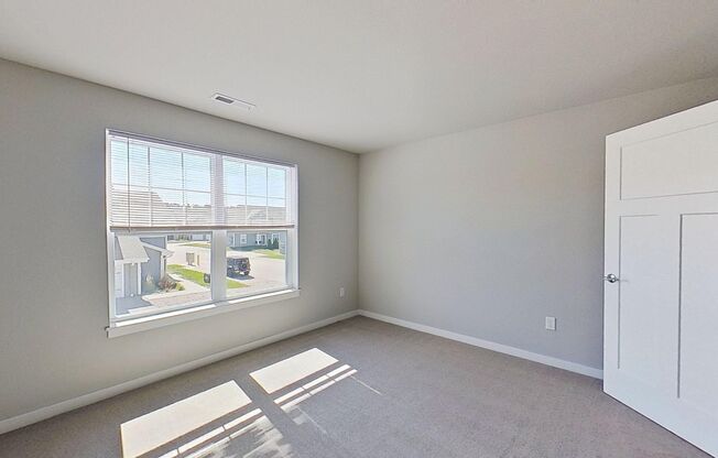 3 beds, 2 baths, $2,085, Unit 58