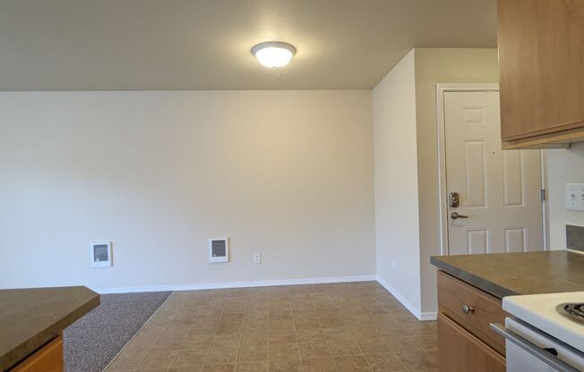 3 beds, 2 baths, 1,180 sqft, $1,625, Unit C104