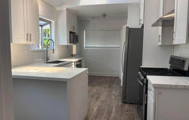 Remodeled 3 Bed 3 Bath House with Jacuzzi and Detached Office!