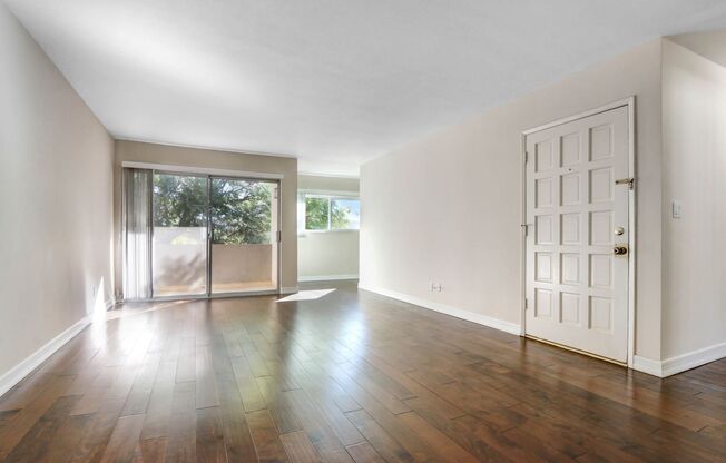 1319 Berkeley St in Santa Monica - large apartments, feels like a condo!