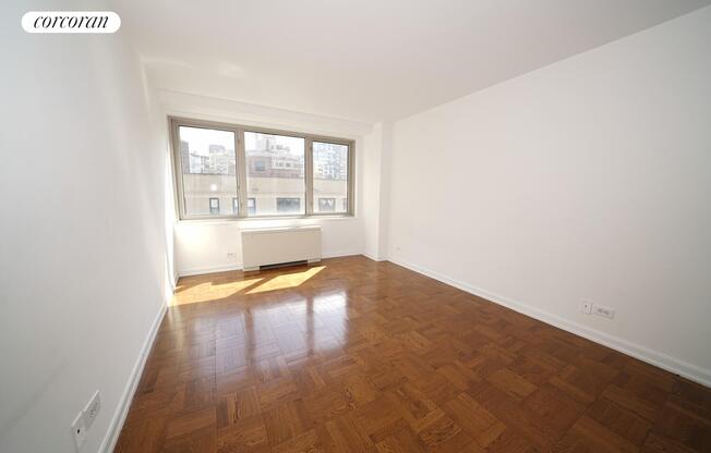 444 E 82 ST