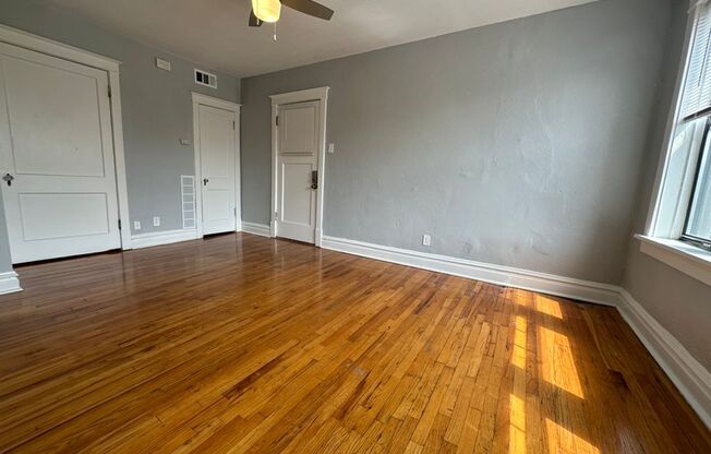 Studio, 1 bath, 400 sqft, $925, Unit 4415-103