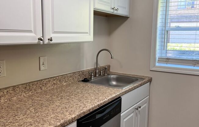 2816 Astoria