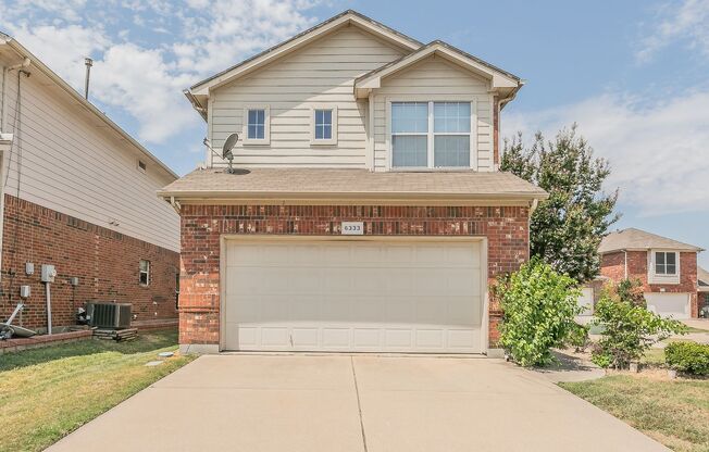 Bright, clean & open concept 3/2.5/2 home in Alexandra Meadows - 6333 Claire Drive, Fort Worth TX 76131