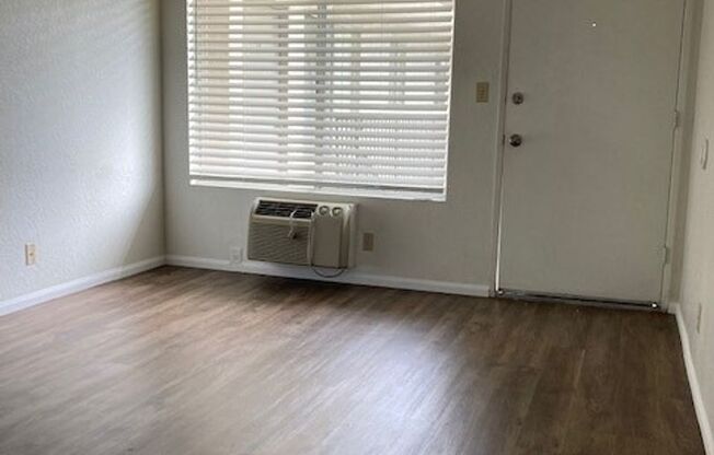 1 bed, 1 bath, $1,795, Unit 15