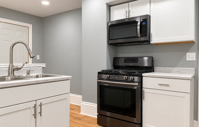 Spacious 4 Bedroom 2 Bathroom Home in Minneapolis!