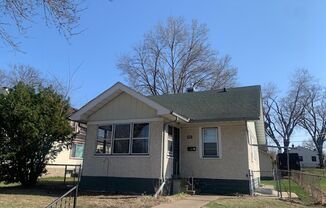 Charming 2+ Bedroom Single Family on a great St Paul street!!