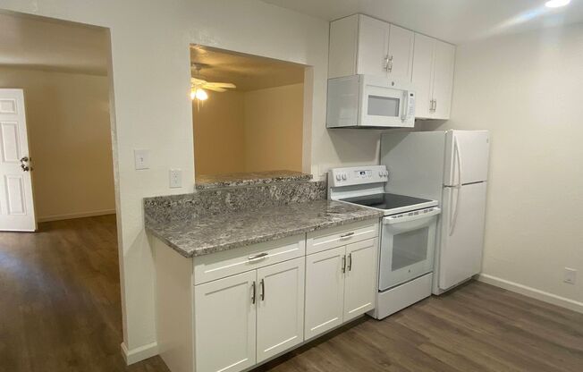 2 beds, 1 bath, 900 sqft, $1,750, Unit 4