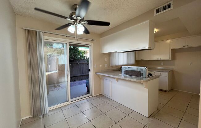 2 beds, 2 baths, $2,695, Unit B