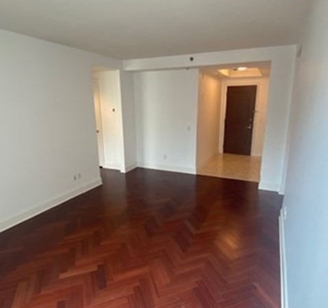 1 bed, 1 bath, 725 sqft, $4,000, Unit 701