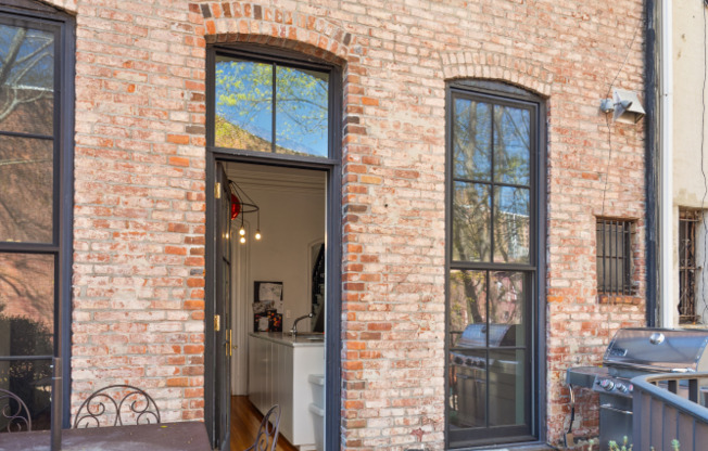 69 SAINT JAMES PL