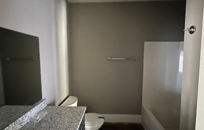 1 bed, 1 bath, 824 sqft, $975, Unit 1211