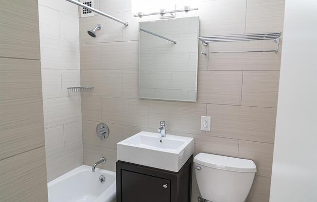 2 beds, 1 bath, 670 sqft, $5,465, Unit 8E