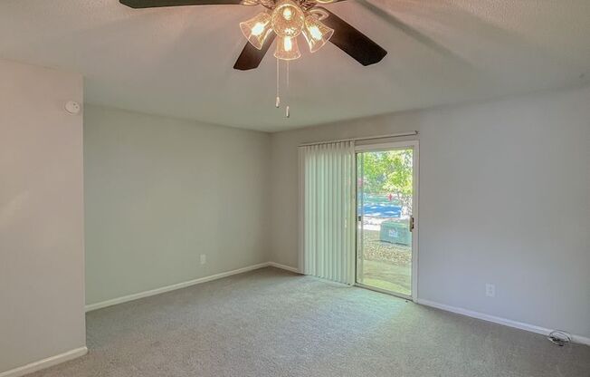 2 beds, 1.5 baths, 850 sqft, $1,099, Unit 03D