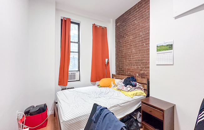 213 E 5 ST