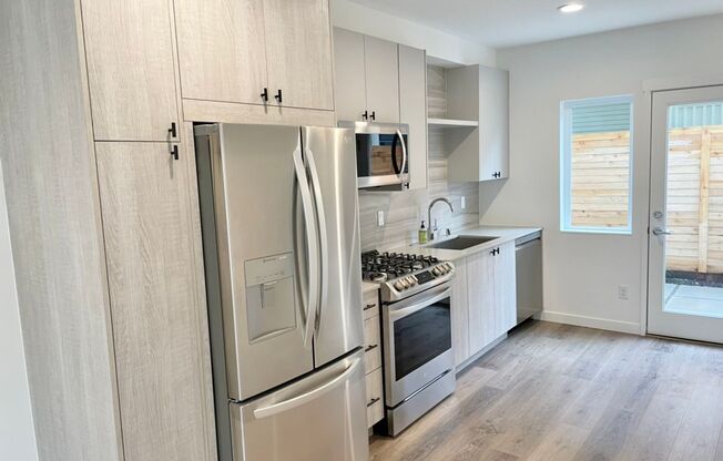 Elegant Wallingford Townhome