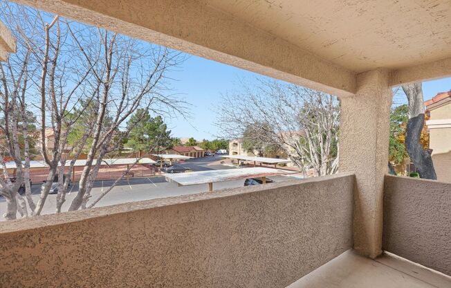 Nice Upgraded 2 Bedroom Condo in Gated Community - Eastern and 215