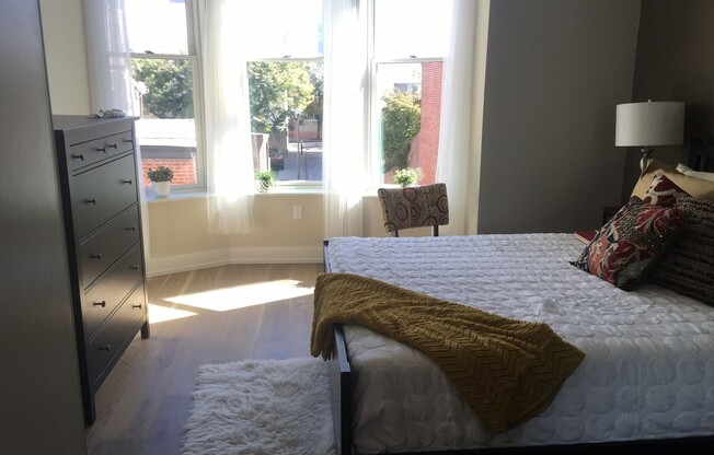 2 beds, 2 baths, 802 sqft, $2,460, Unit 402