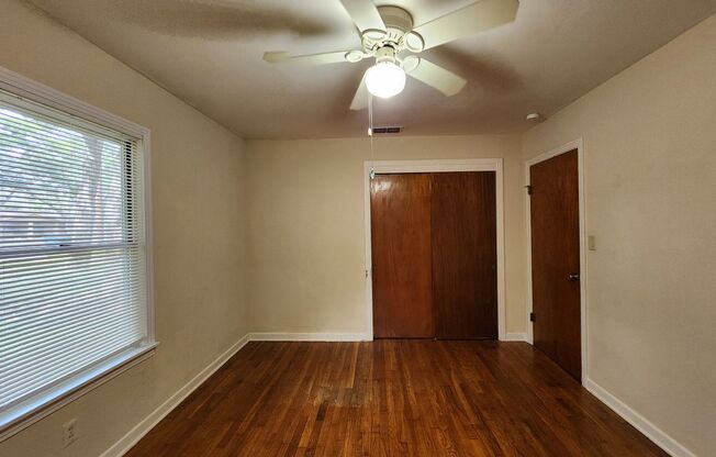 3 beds, 1 bath, $1,550