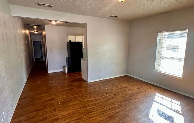 2 beds, 1 bath, $1,250