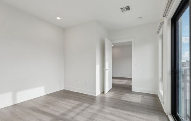 2 beds, 1 bath, 1,040 sqft, $2,750, Unit 304