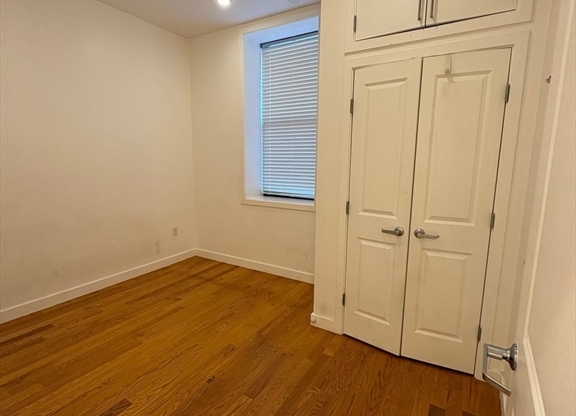 2 beds, 1 bath, $2,250, Unit 202