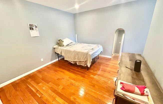 2 beds, 1 bath, 768 sqft, $2,425, Unit 325