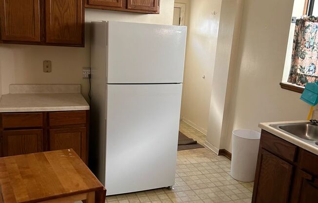 1 bed, 1 bath, $1,000, Unit First Floor