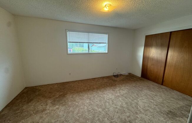 2 beds, 1 bath, $1,100