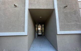 3 beds, 2 baths, $1,900, Unit UNIT # 2127