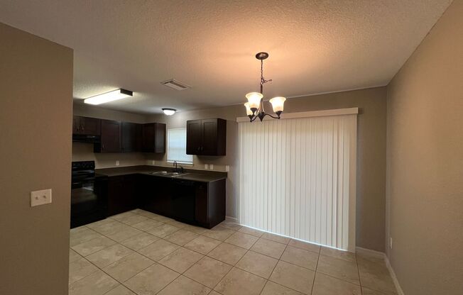 3 beds, 2 baths, $1,525