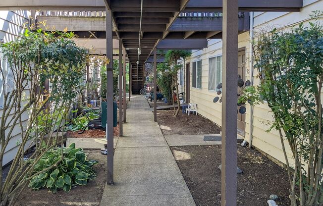 132 168 SUNSET AVE N